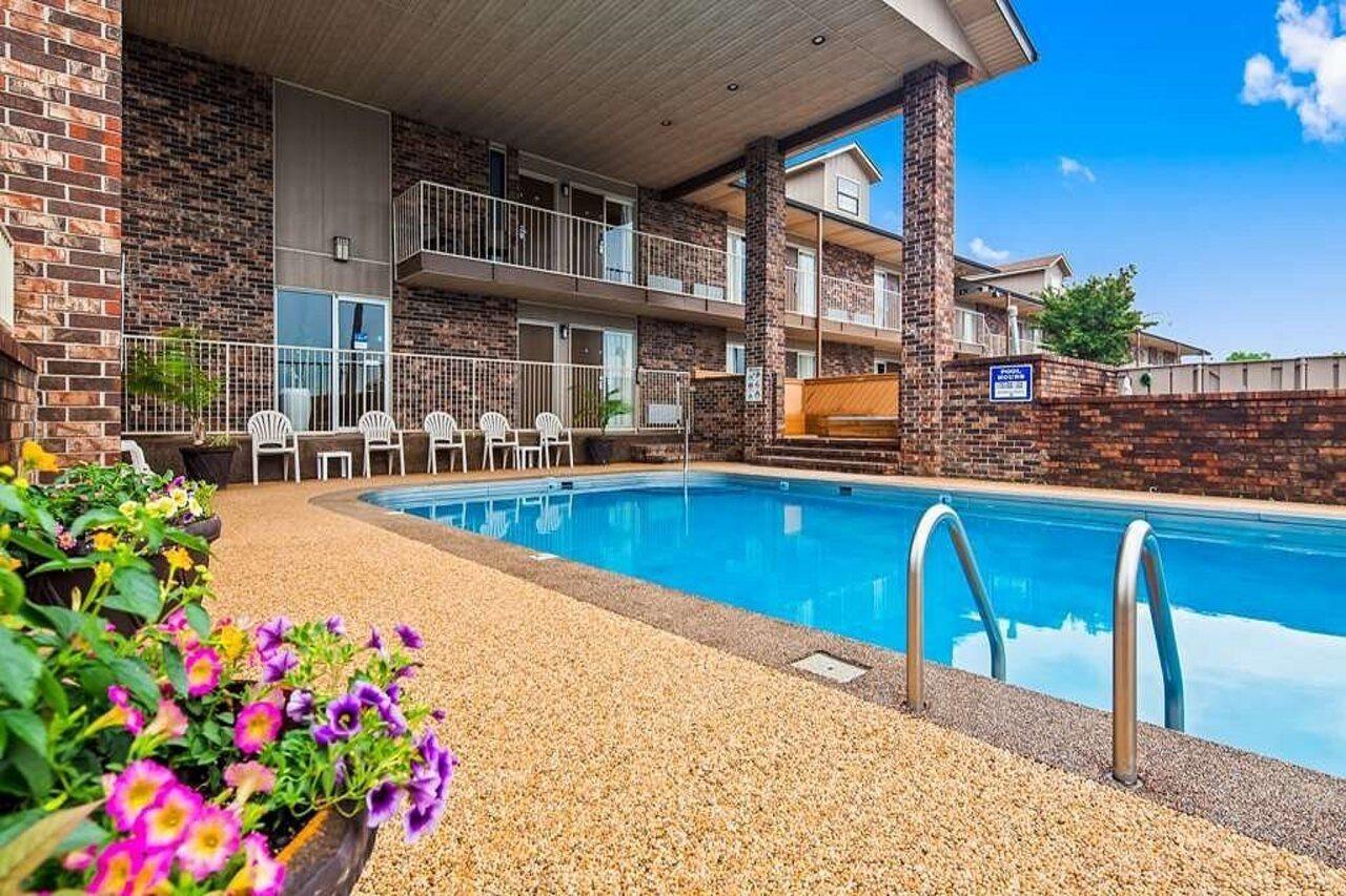 Best Western Sherwood Inn Clarksville Exteriör bild