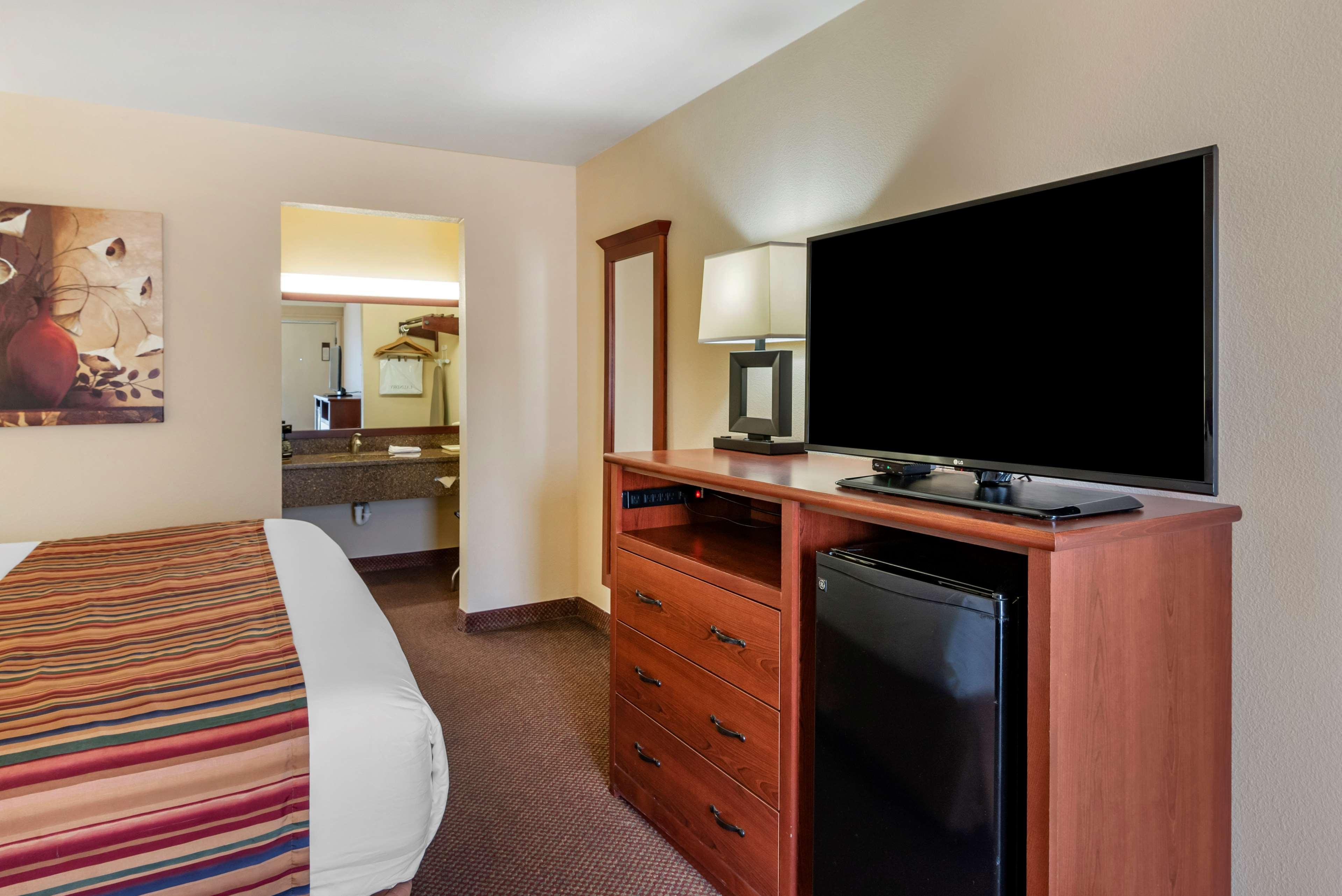 Best Western Sherwood Inn Clarksville Exteriör bild