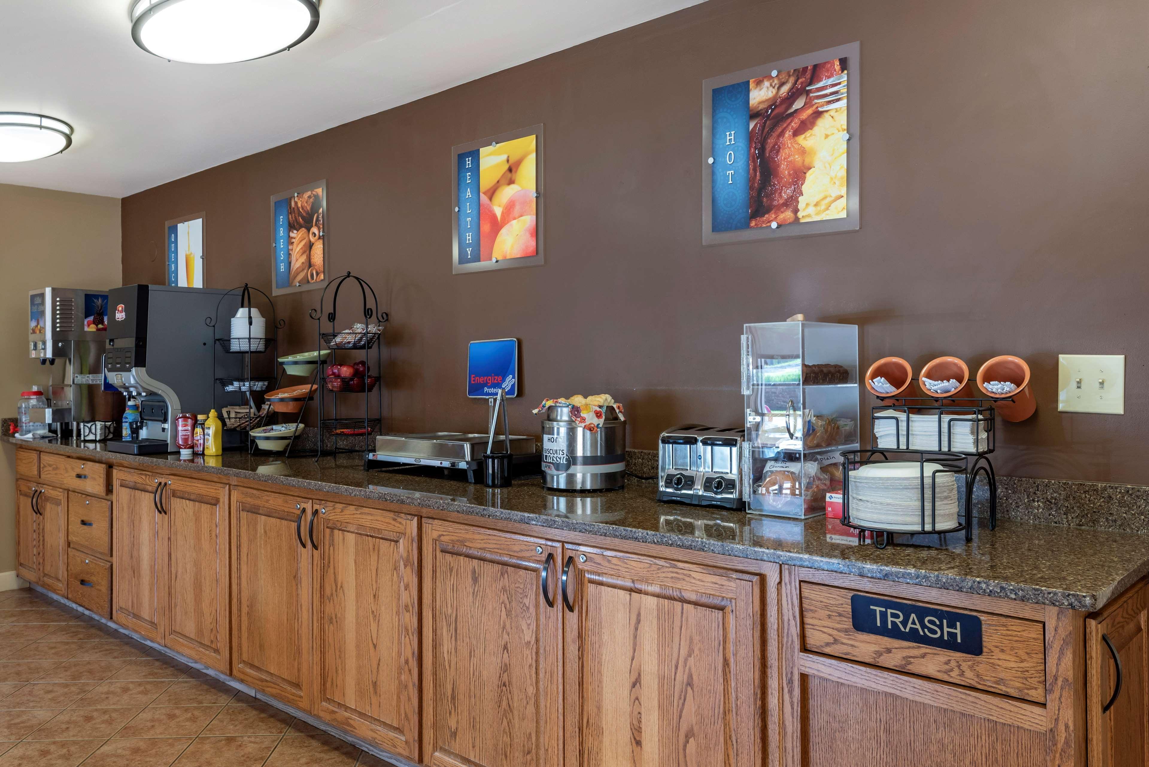 Best Western Sherwood Inn Clarksville Exteriör bild