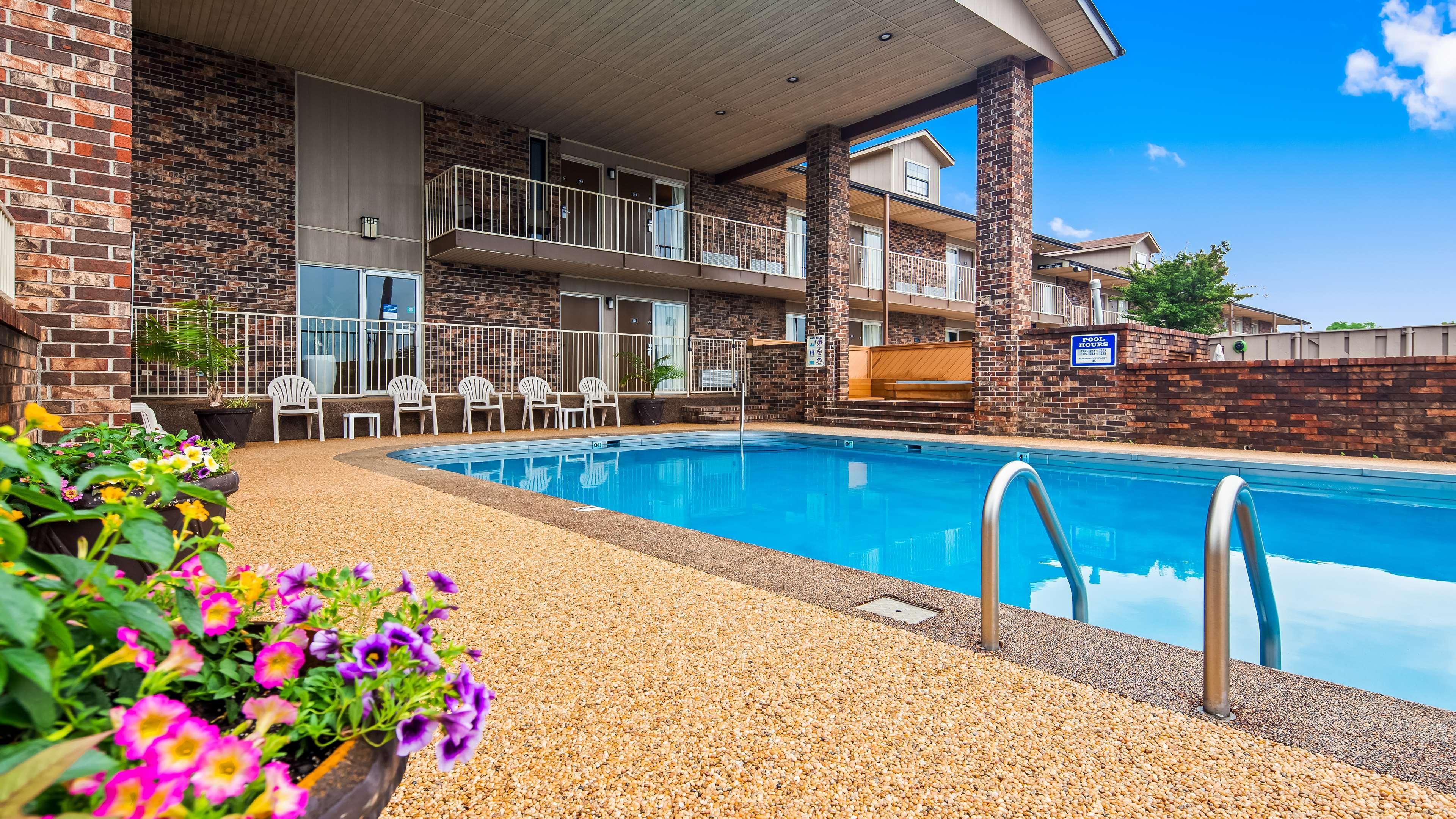Best Western Sherwood Inn Clarksville Exteriör bild