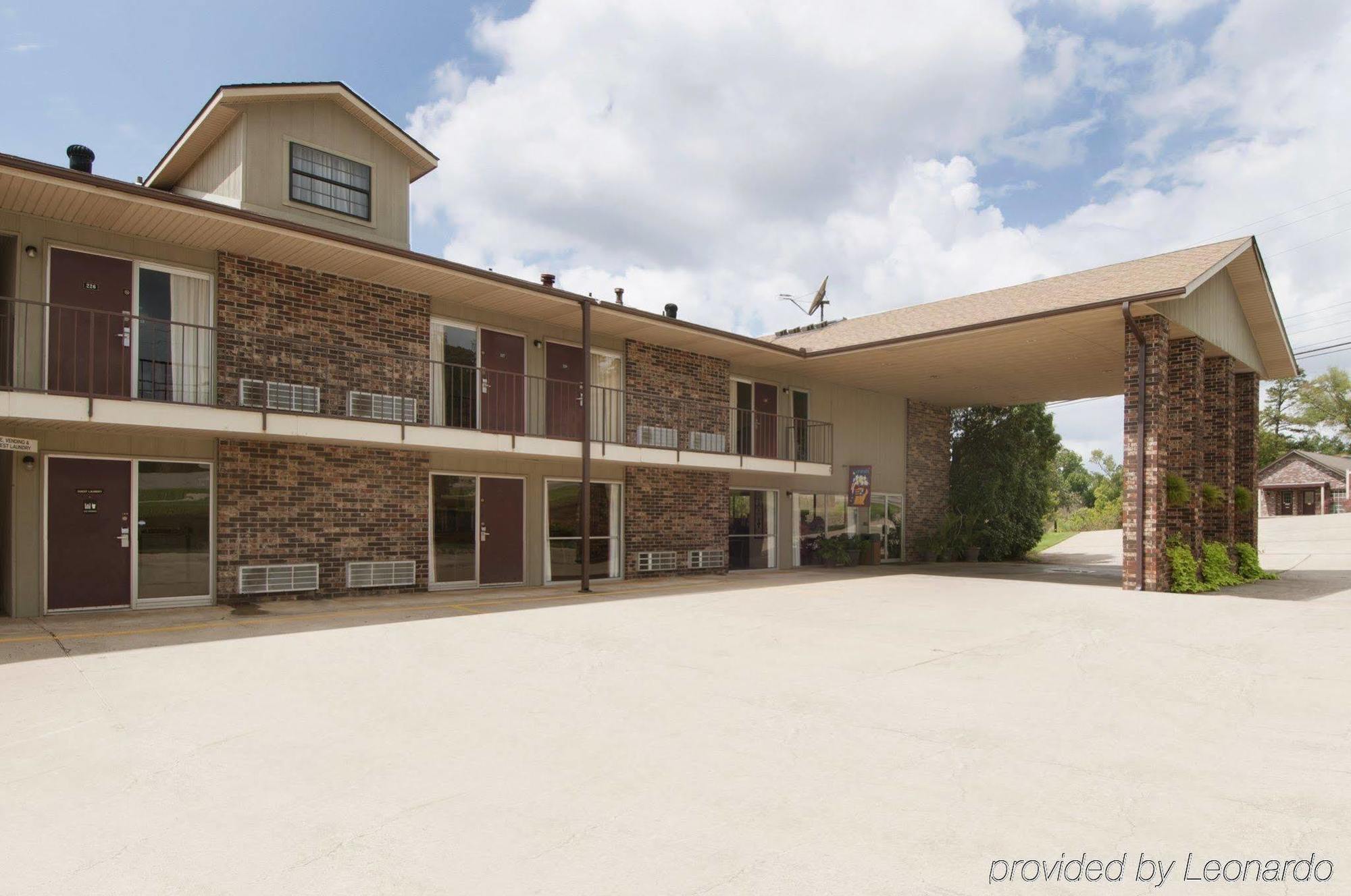 Best Western Sherwood Inn Clarksville Exteriör bild