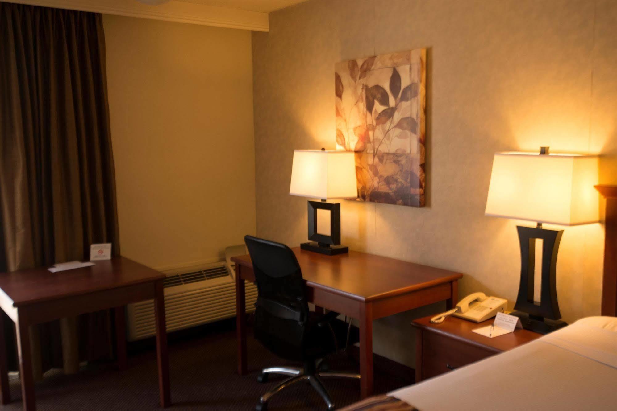 Best Western Sherwood Inn Clarksville Exteriör bild