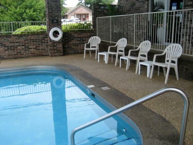 Best Western Sherwood Inn Clarksville Exteriör bild